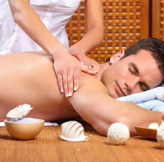 ✨ Get That Glow with Our Body Polishing Massage! ✨